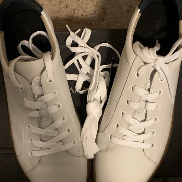 Sneakers/Decks - Picture 2 of 8